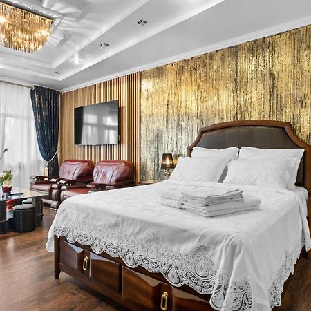 Luxurious Villa With Lush Garden And Huge Terrace Near Herastrau Park Бухарест Экстерьер фото