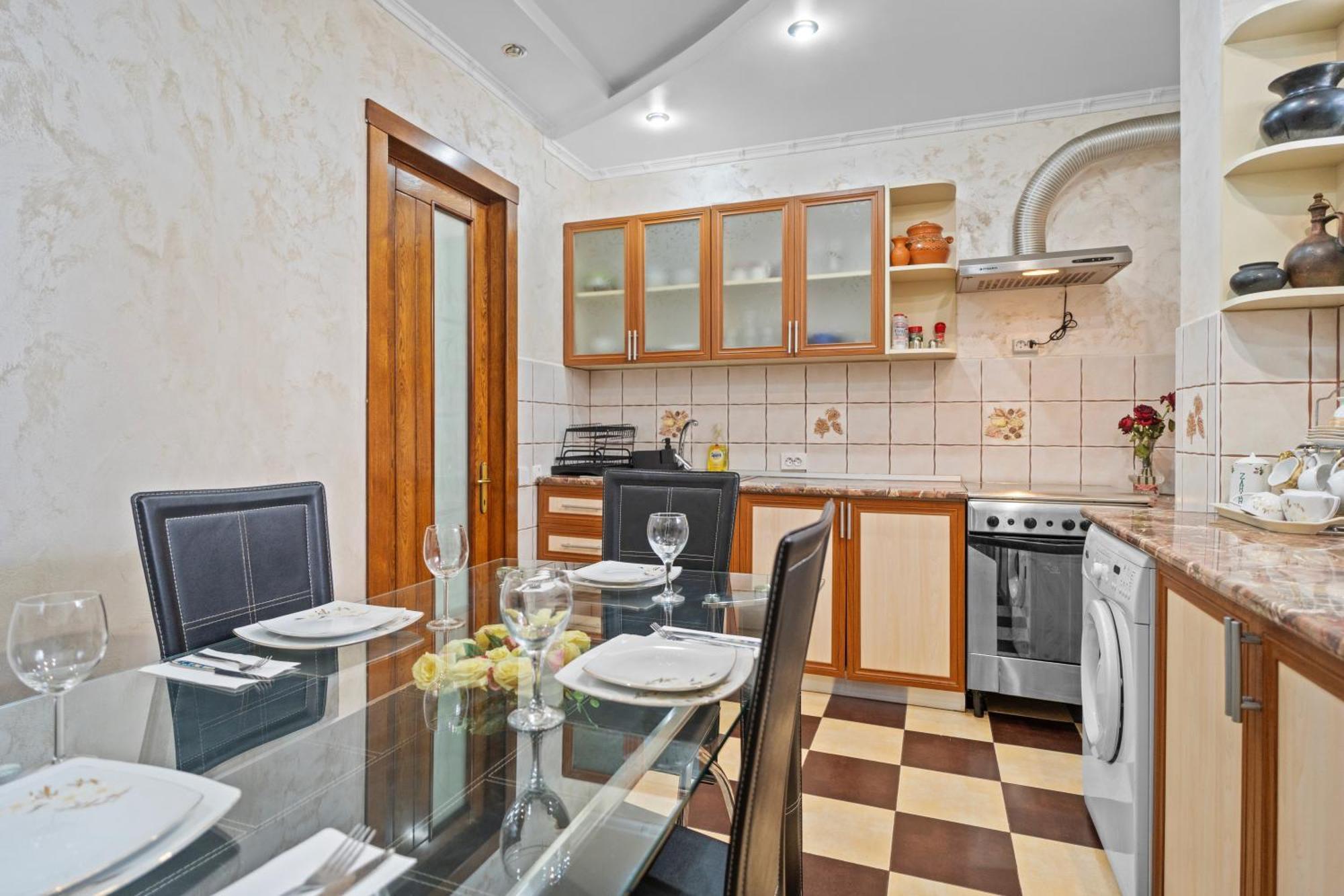 Luxurious Villa With Lush Garden And Huge Terrace Near Herastrau Park Бухарест Экстерьер фото