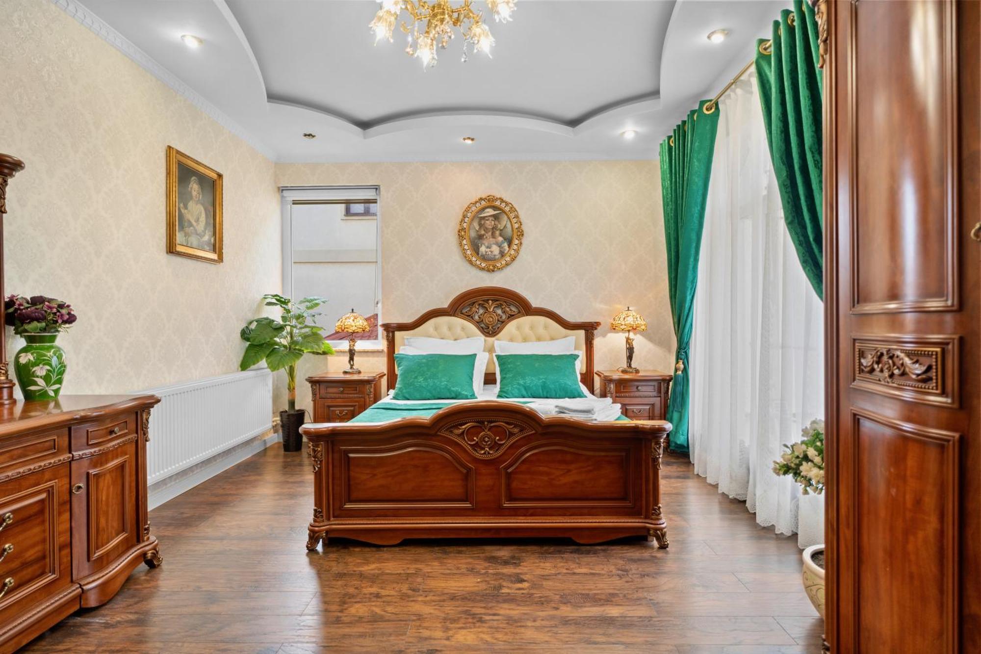 Luxurious Villa With Lush Garden And Huge Terrace Near Herastrau Park Бухарест Экстерьер фото