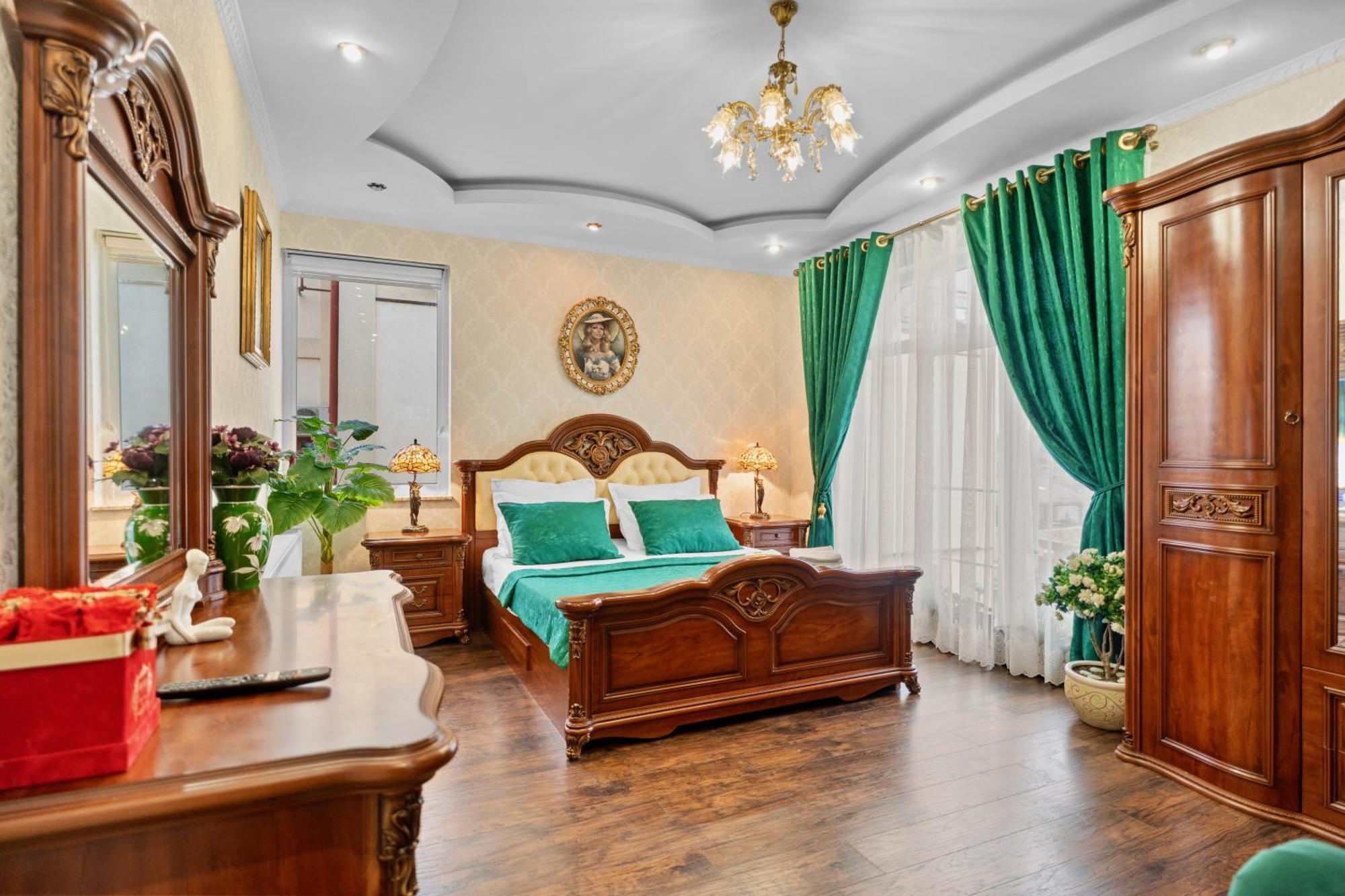 Luxurious Villa With Lush Garden And Huge Terrace Near Herastrau Park Бухарест Экстерьер фото