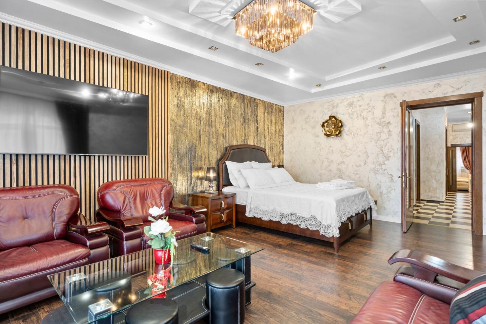 Luxurious Villa With Lush Garden And Huge Terrace Near Herastrau Park Бухарест Экстерьер фото